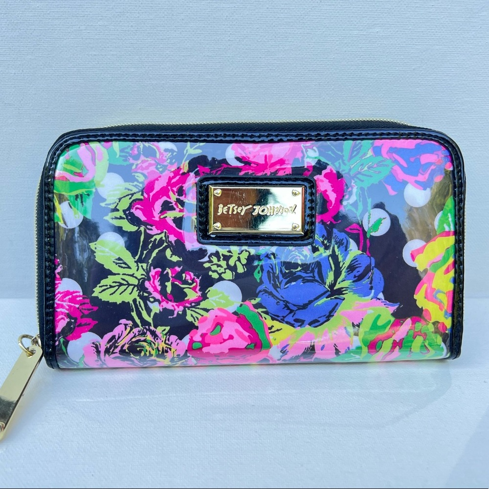 Betsey Johnson Blooming flowers zip around wallet